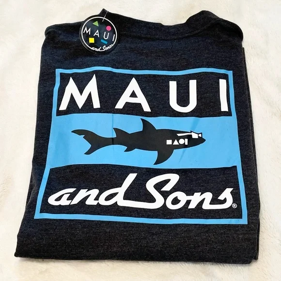 NWT Men’s Maui and Sons Long Sleeve Shark Logo Shirt - Picture 2 of 10